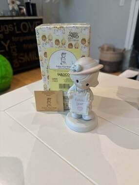 Precious Moments Follow Your Heart 1995 Event Figurine 528080 With Box